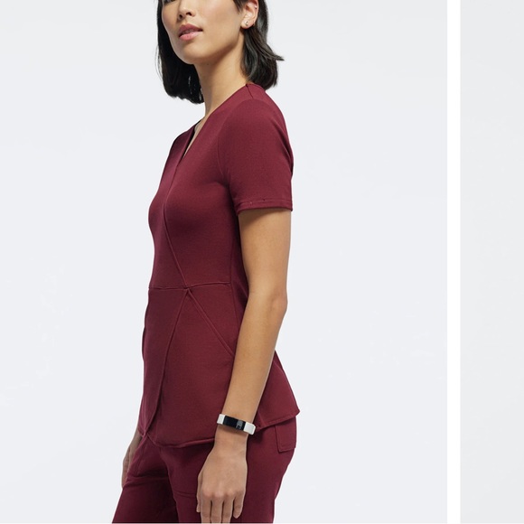 Jaanu Scrubs (Bundle with Bottoms to Save) - Picture 3 of 6